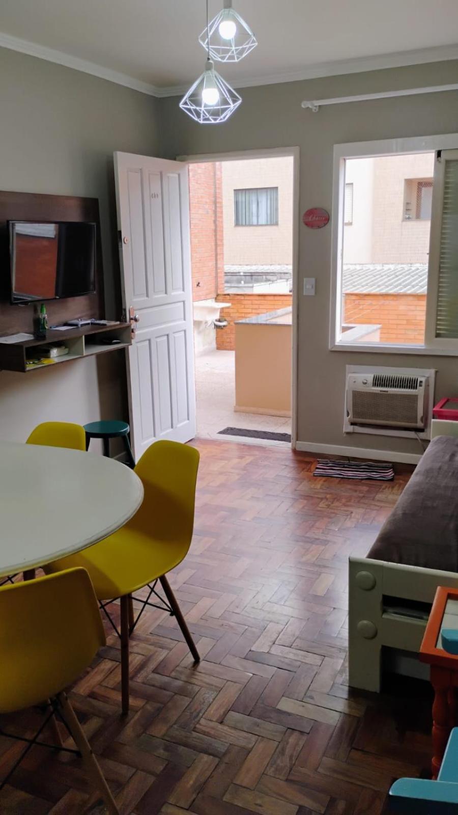 Apartment 1 Dormitorio, Confortavel, No Centro De A 1 Quadra Do Mar